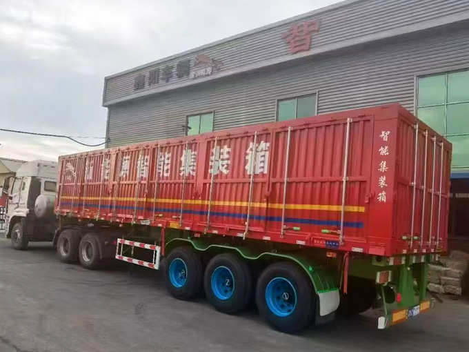 Intelligent container transport semi-trailer