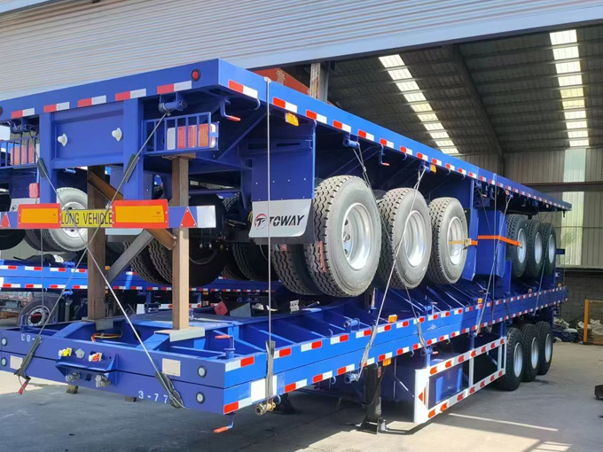Flatbed transport semi-trailer