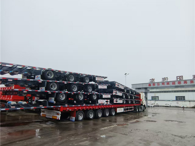Flatbed transport semi-trailer