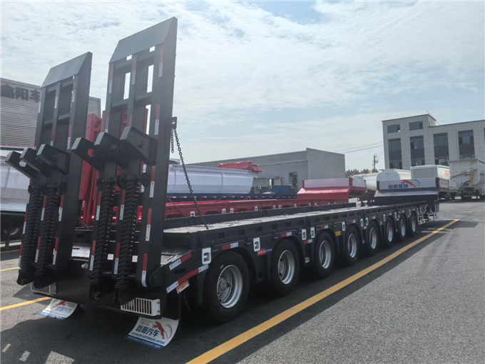 Low flatbed semi-trailer
