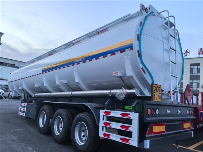 Tank transport semi-trailer