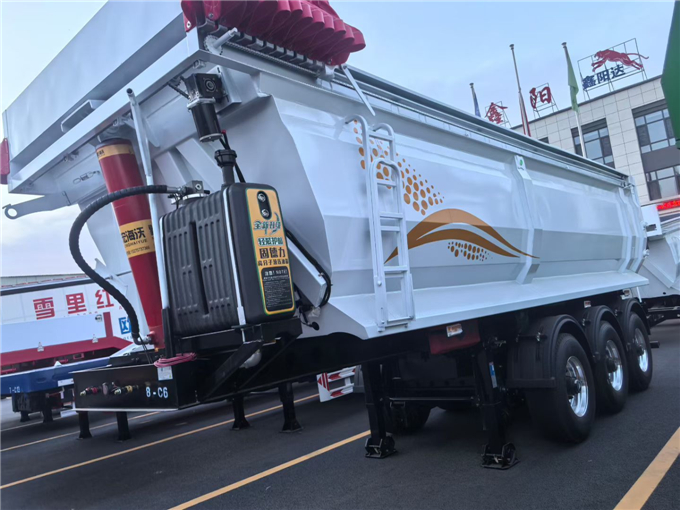 Tipping chassis
